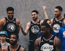 关于詹姆斯领跑全明星票王,第一阵容或将再度锁定他的信息 关于詹姆斯领跑全明星票王,第一阵容或将再度锁定他的信息