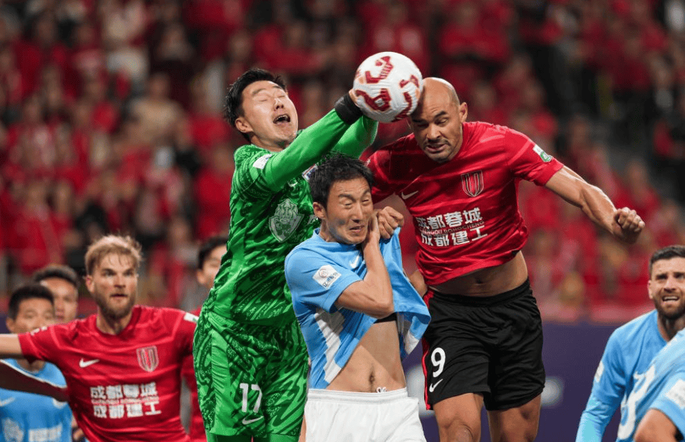 包含中超球员转会市场热度攀升，多项交易进行中的词条