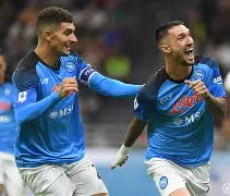 尤文图斯客场逼平AC米兰，保持领先优势