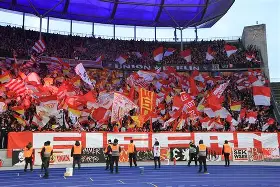 柏林赫塔全队备战下轮比赛,迎战顶尖对手 柏林赫塔全队备战下轮比赛,迎战顶尖对手