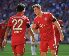 包含拜仁慕尼黑对决阿贾克斯：争夺晋级机会的词条