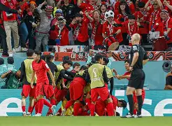 关于威尔士客场不敌保加利亚，小组前景有所黯淡的信息