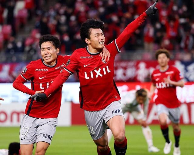 包含冰岛队主力射手因伤遗憾离场的词条