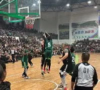 包含雄火劲旅阵容健康，球队状态回暖的词条